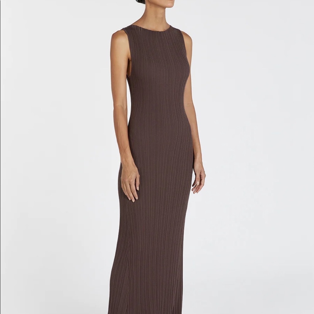 Dissh IVY COFFEE SLEEVELESS MIDI DRESS - XL / COFFEE
